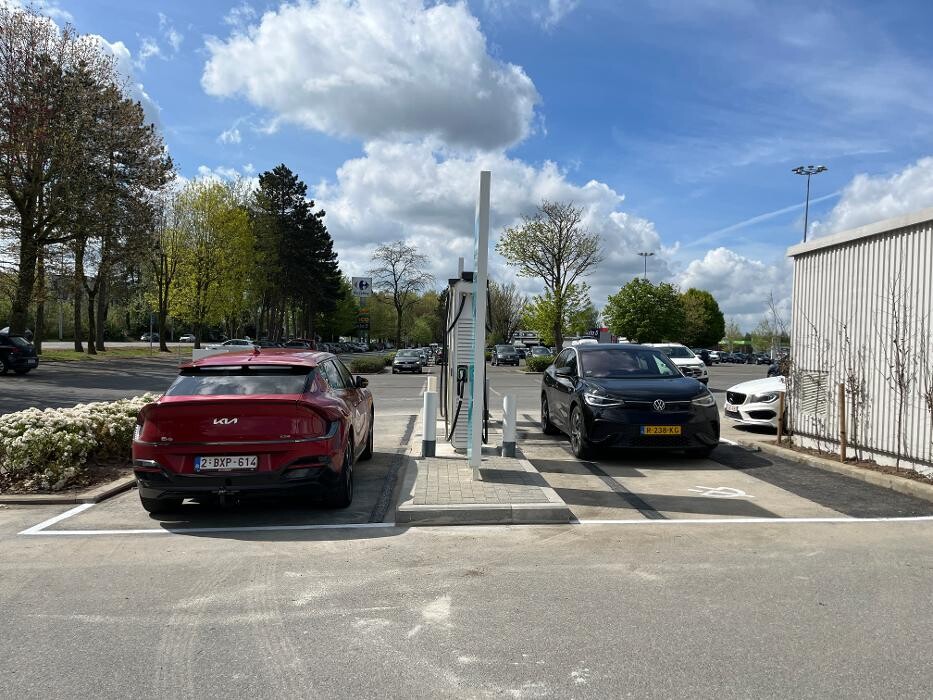 Images Shell Recharge Charging Station