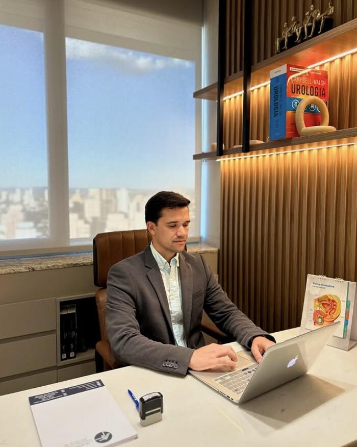 Images Urologista em Goiânia - Dr. Antonio Flávio (Cirurgia Robótica)