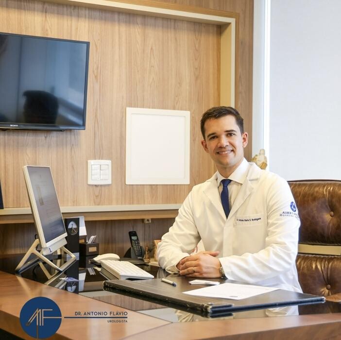 Images Urologista em Goiânia - Dr. Antonio Flávio (Cirurgia Robótica)