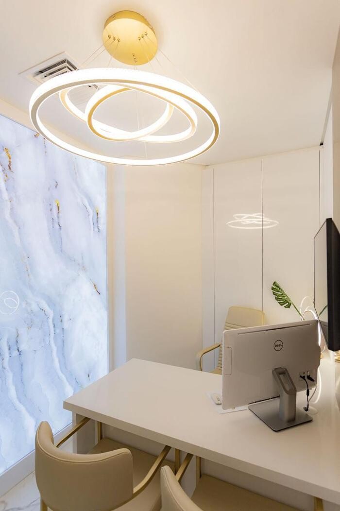 Images Clínica Femi Saúde - Medicina com ciência, sensibilidade e essência feminina