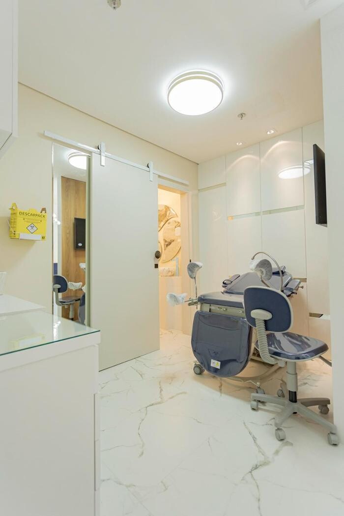 Images Clínica Femi Saúde - Medicina com ciência, sensibilidade e essência feminina