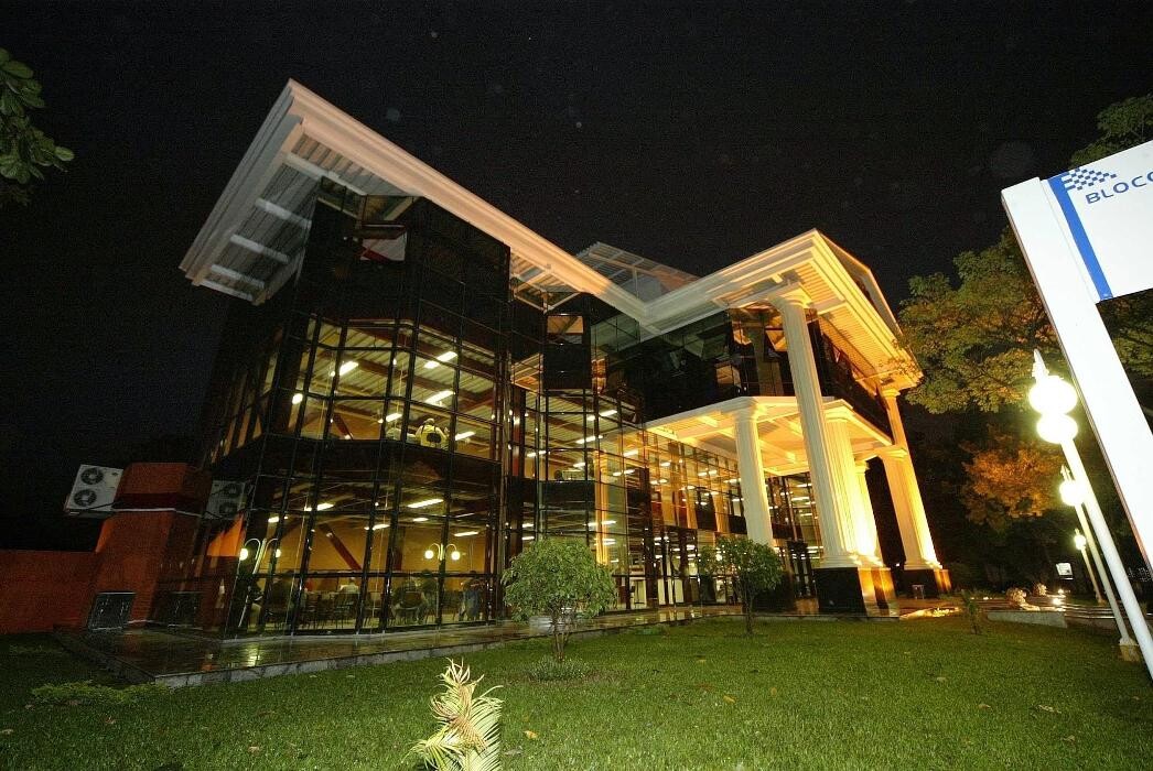 Images UNIG - Universidade Iguaçu - Campus I