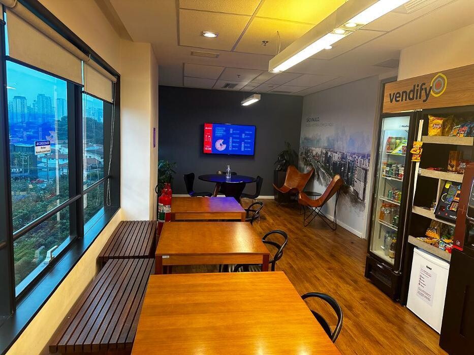 Images Cushman & Wakefield - Commercial Real Estate Services