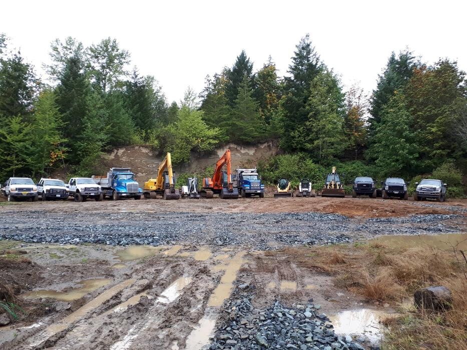 Images Tilleys Trucking & Excavating