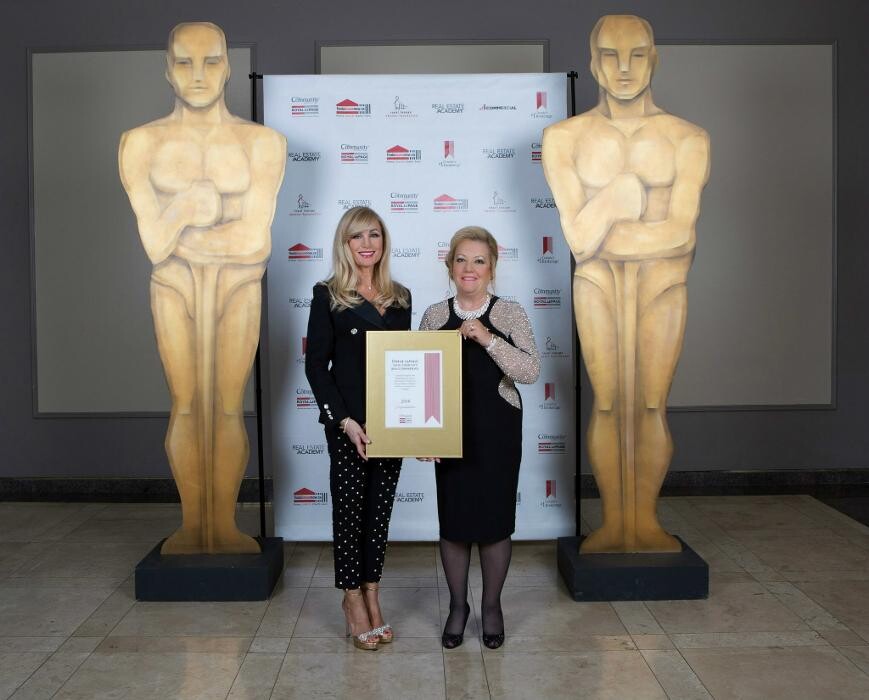 Images Mary Coughlan Real Estate Agent