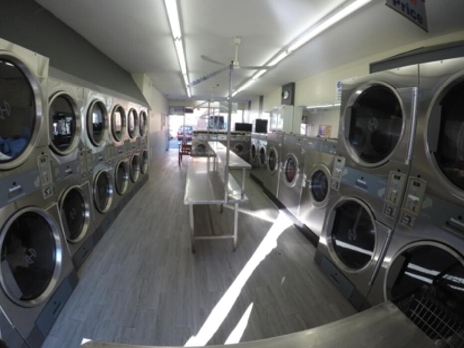 Images 24 Hour Coin Laundromat
