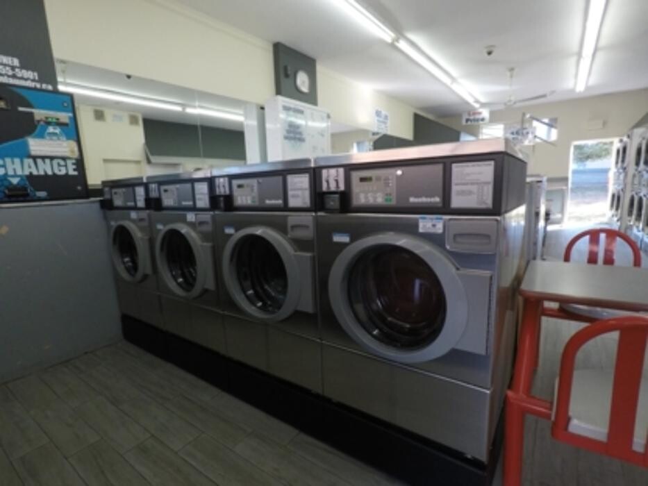 Images 24 Hour Coin Laundromat