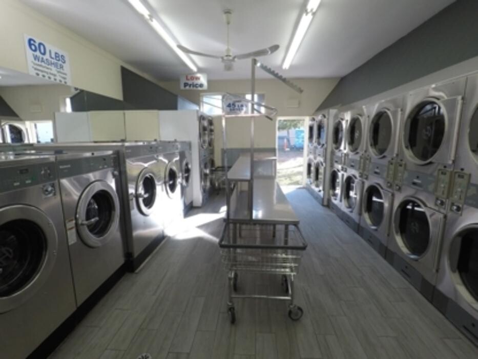 Images 24 Hour Coin Laundromat