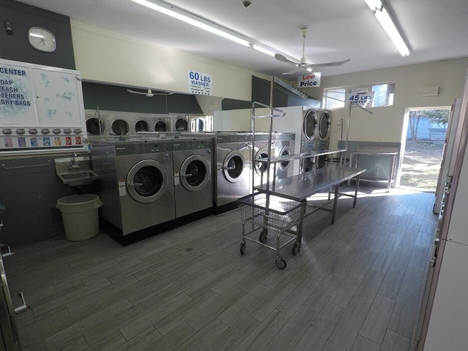 Images 24 Hour Coin Laundromat