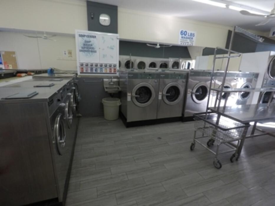 Images 24 Hour Coin Laundromat