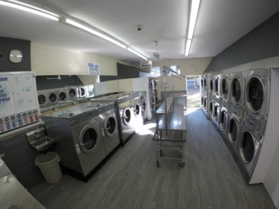 Images 24 Hour Coin Laundromat