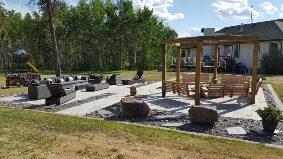 Images Rockslide Gravel Ltd.