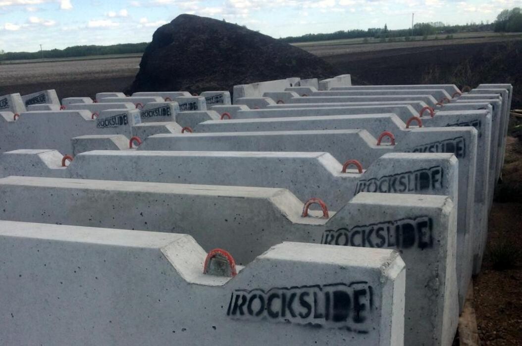 Images Rockslide Gravel Ltd.