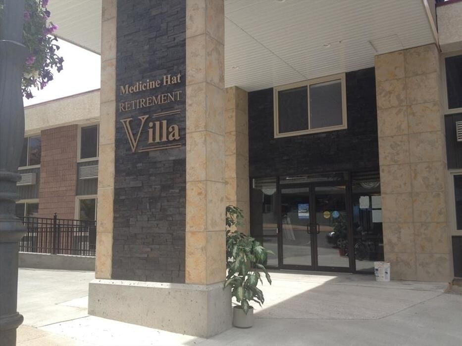 Images Medicine Hat Villa