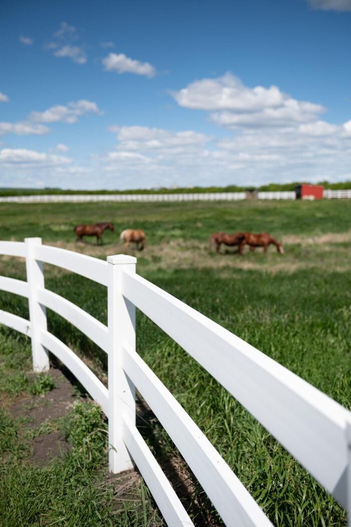 Images Decked Out Vinyl Fencing