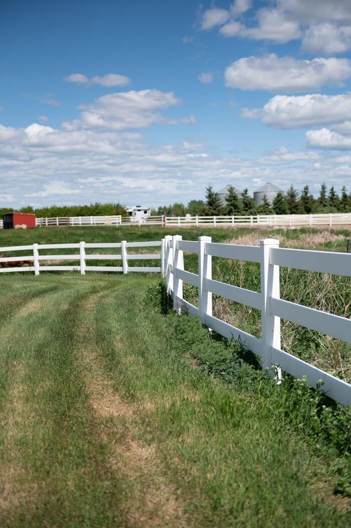 Images Decked Out Vinyl Fencing