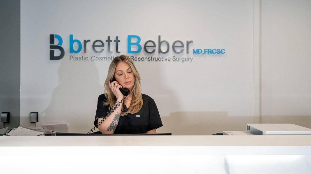 Images Dr. Brett Beber - Toronto Plastic Surgeon