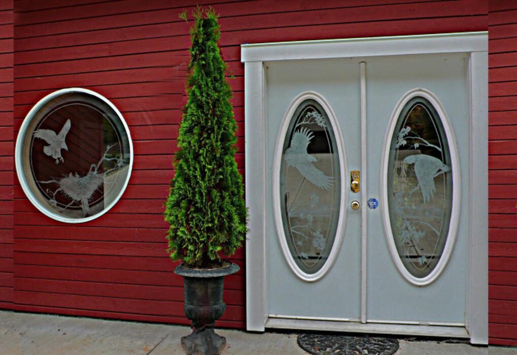 Images Grete's Carved Glass