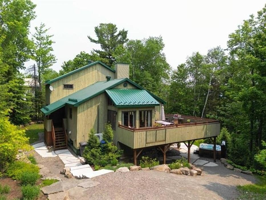 Images Michel Lessard courtier immobilier résidentiel - RE/MAX