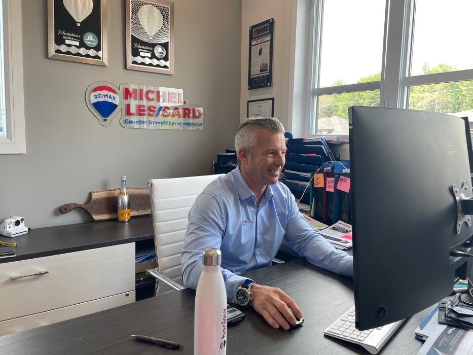 Images Michel Lessard courtier immobilier résidentiel - RE/MAX