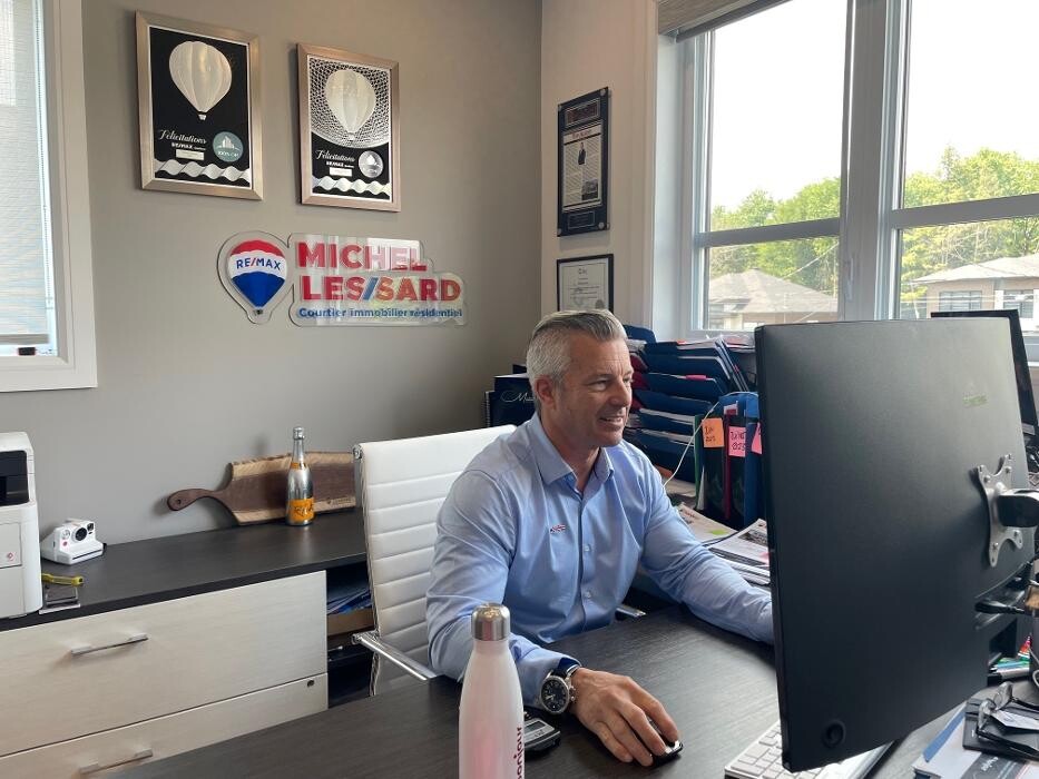 Images Michel Lessard courtier immobilier résidentiel - RE/MAX