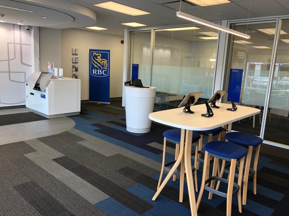 Images RBC Banque Royale - Espace Rencontre (Argent comptant au GAB seulement)