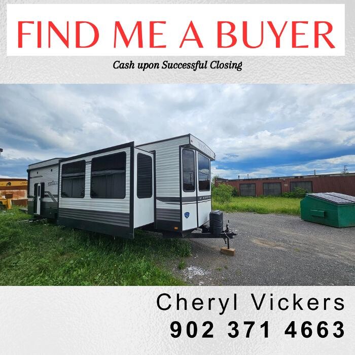 Images Cheryl Vickers - REALTOR - Associate Broker