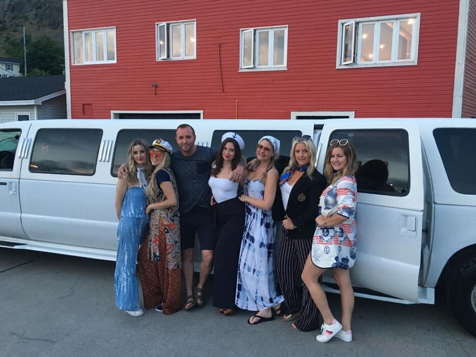 Images The Rock Limousine
