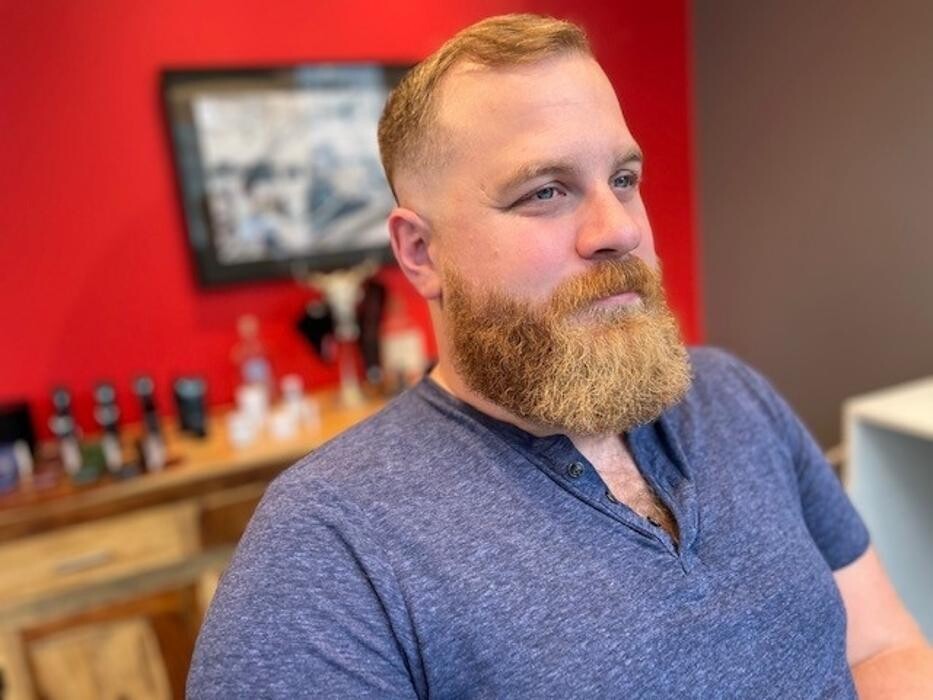 Images The Gentlemen's Cave Elegant Barbershop - Sidney
