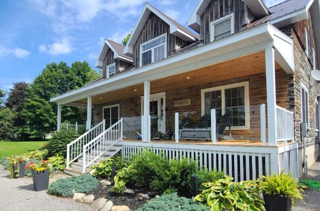 Images Winnipeg Deck and Rail