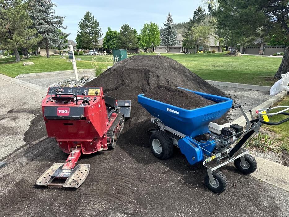 Images Okanagan Valley Landscape ltd