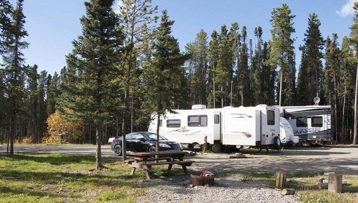 Images Pink Mountain Campsite Ltd