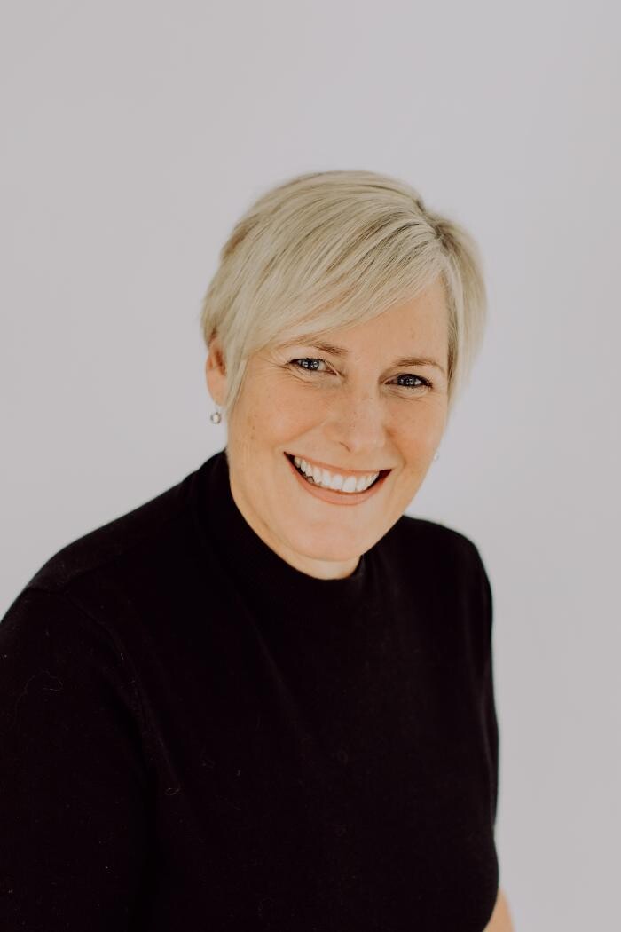 Images Caryn Myers RE/Max NorthWest Realty