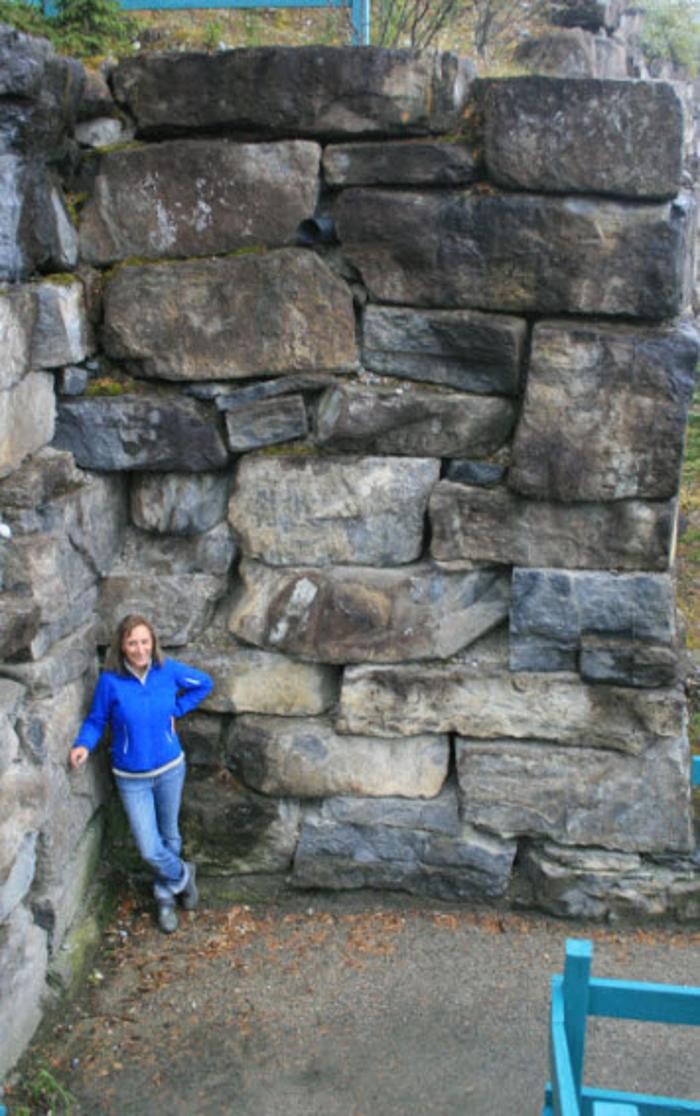 Images Rundle Rock Building Stone-Kamenka Quarry