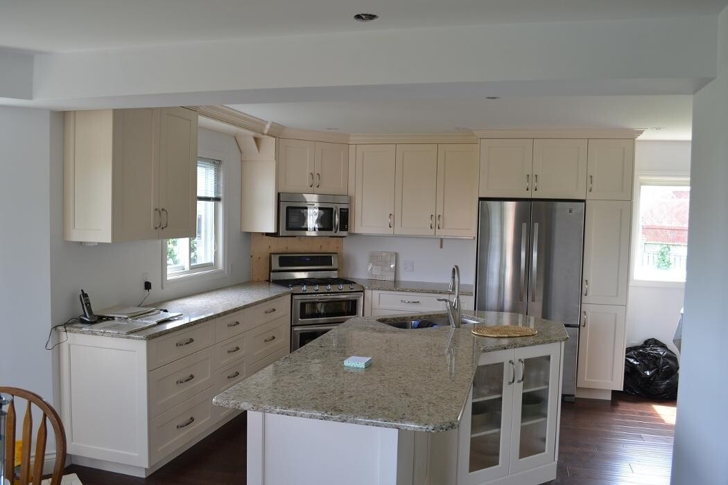Images Tri-Way General Construction / Heirloom Kitchens