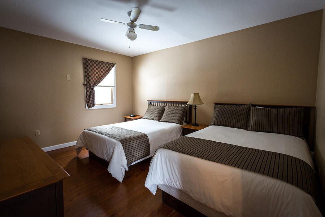 Images George's Ski World & Cabins