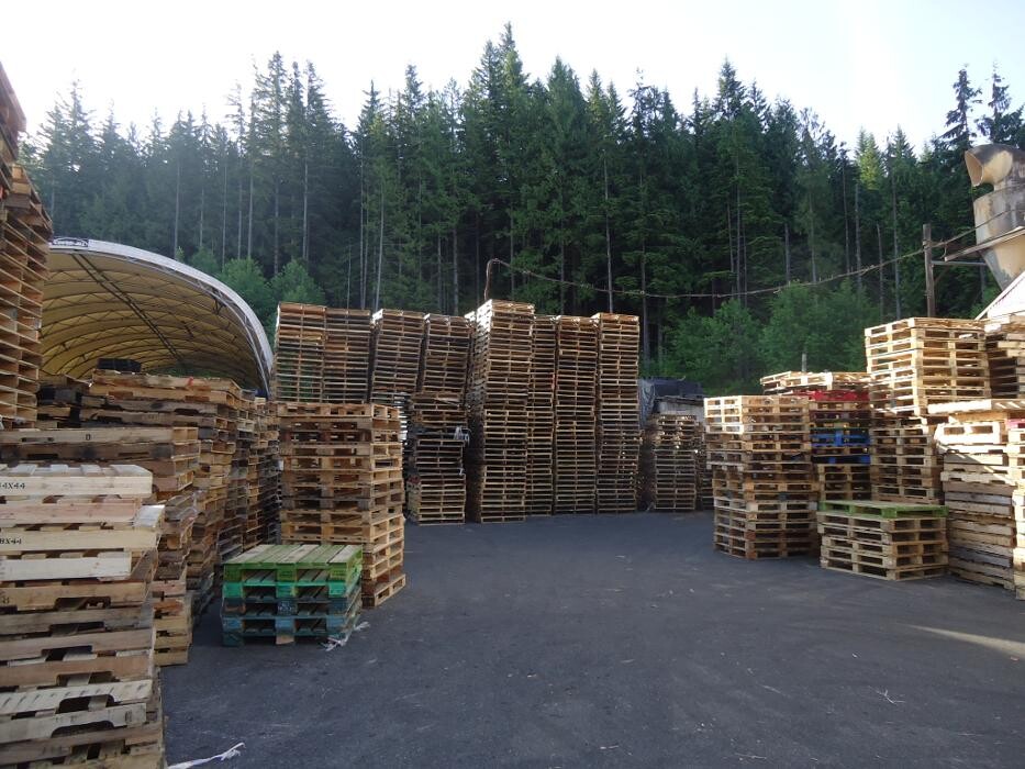 Images All Custom Lumber & Pallet Mfg Inc