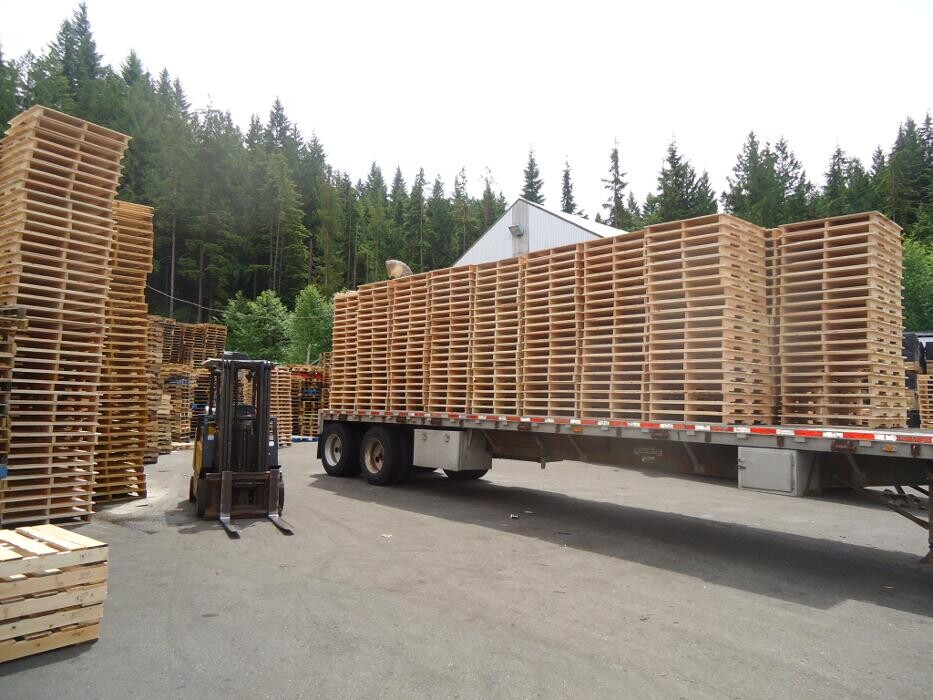 Images All Custom Lumber & Pallet Mfg Inc