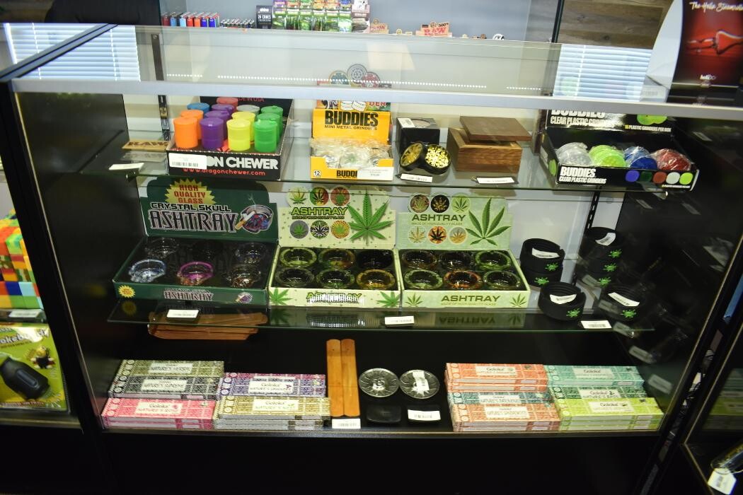 Images Headquarters Smoke & Vape Supplies