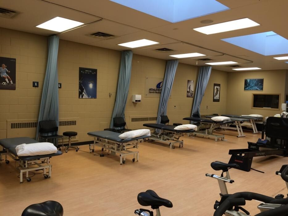 Images Athlete's Care Sports Medicine Centres - York University - Toronto Track & Field Centre