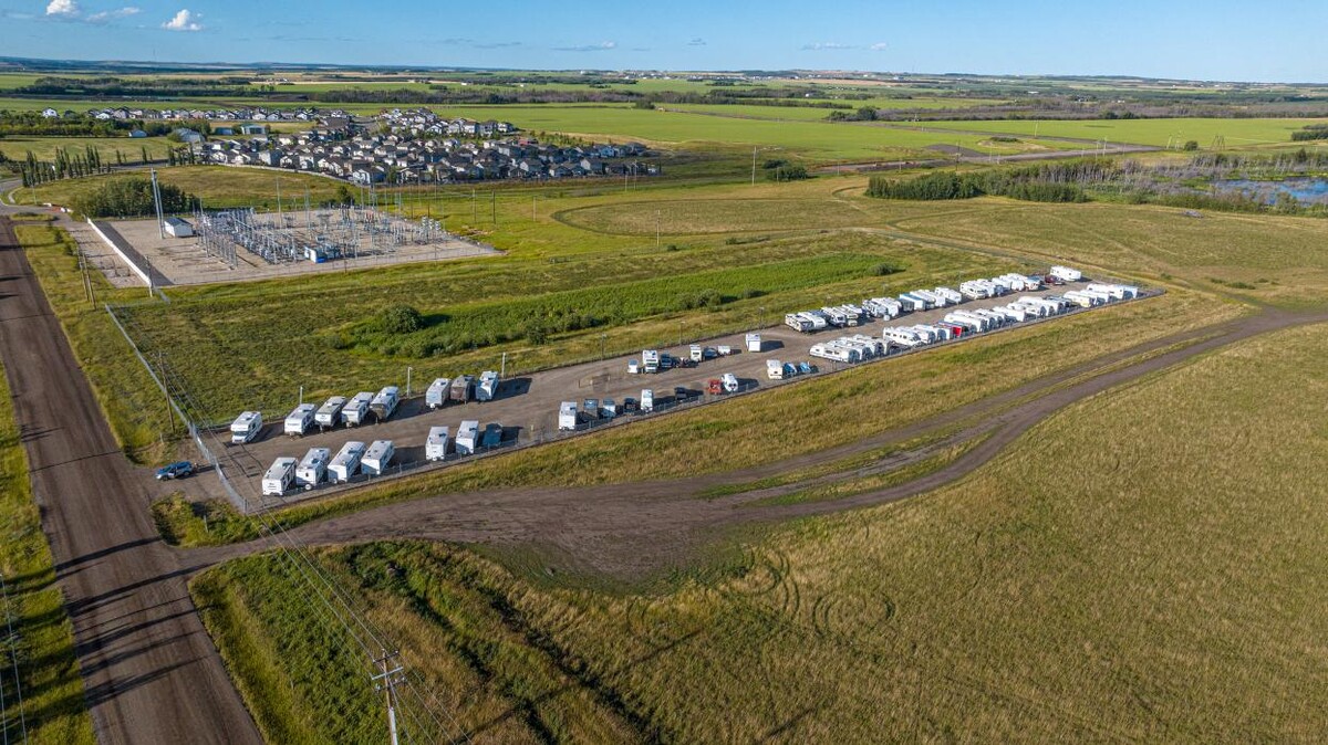 Images Crystal Lake RV Compound