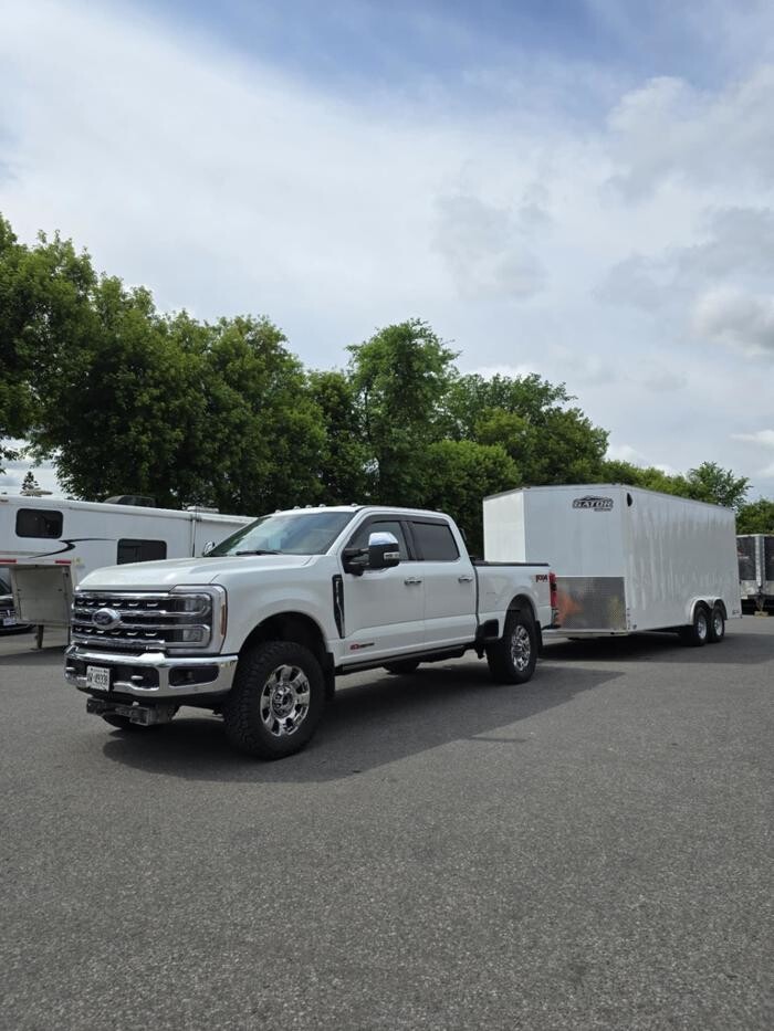 Images Stittsville Trailer & Auto Sales Inc