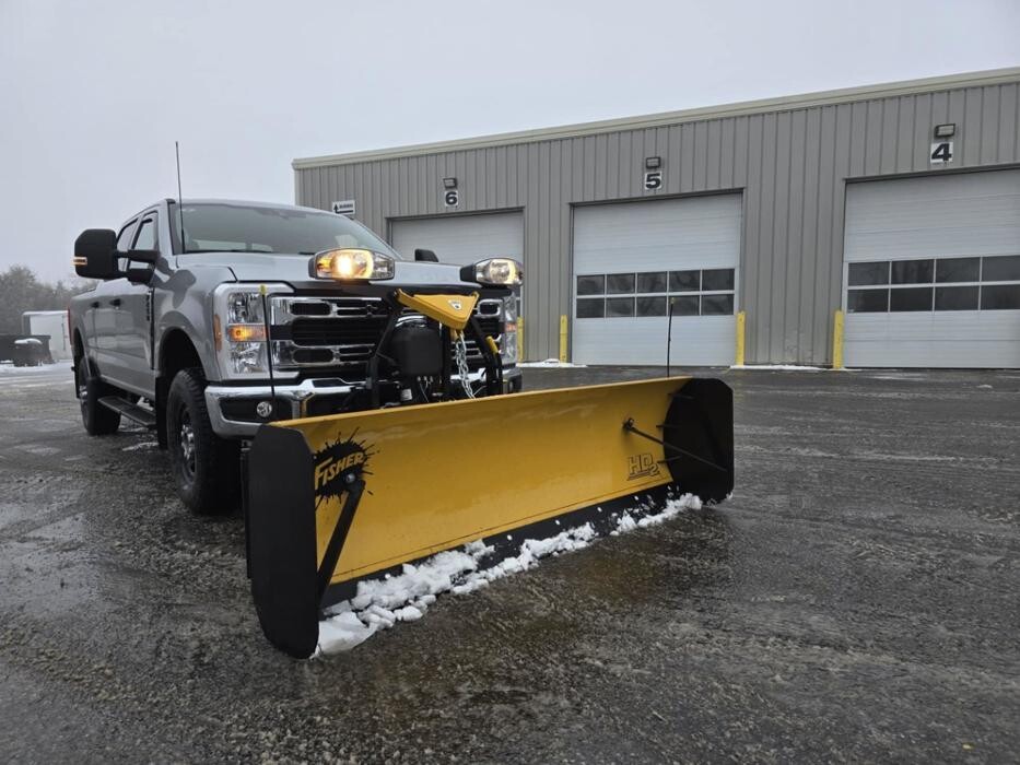 Images Stittsville Trailer & Auto Sales Inc