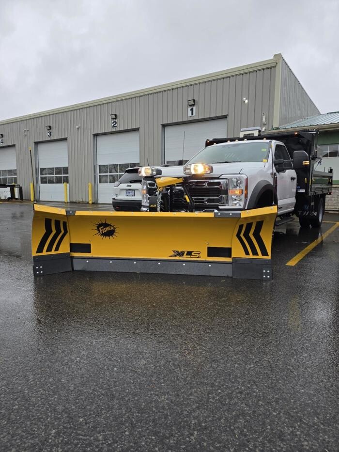 Images Stittsville Trailer & Auto Sales Inc