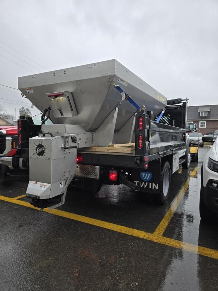 Images Stittsville Trailer & Auto Sales Inc