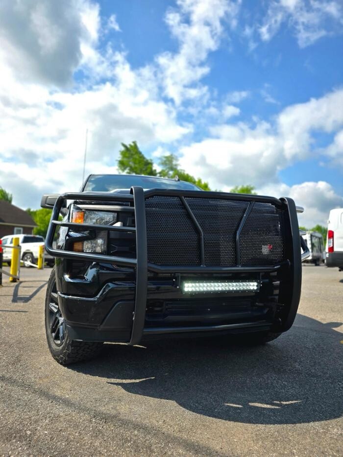 Images Stittsville Trailer & Auto Sales Inc