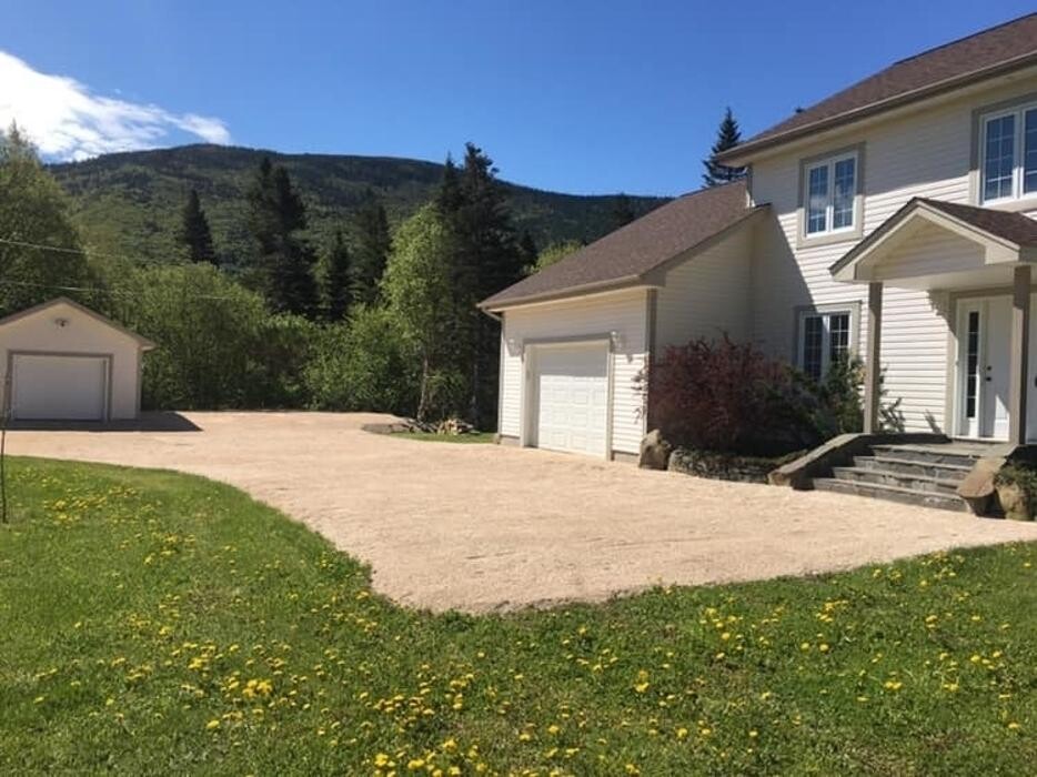 Images Q.N.H Excavating & Landscaping Ltd