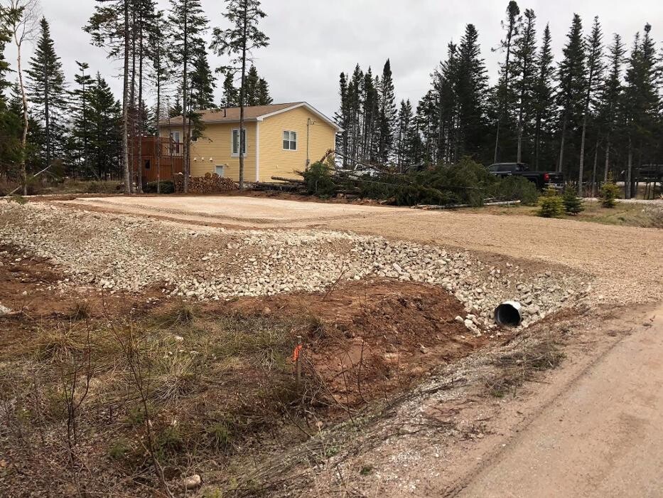 Images Q.N.H Excavating & Landscaping Ltd