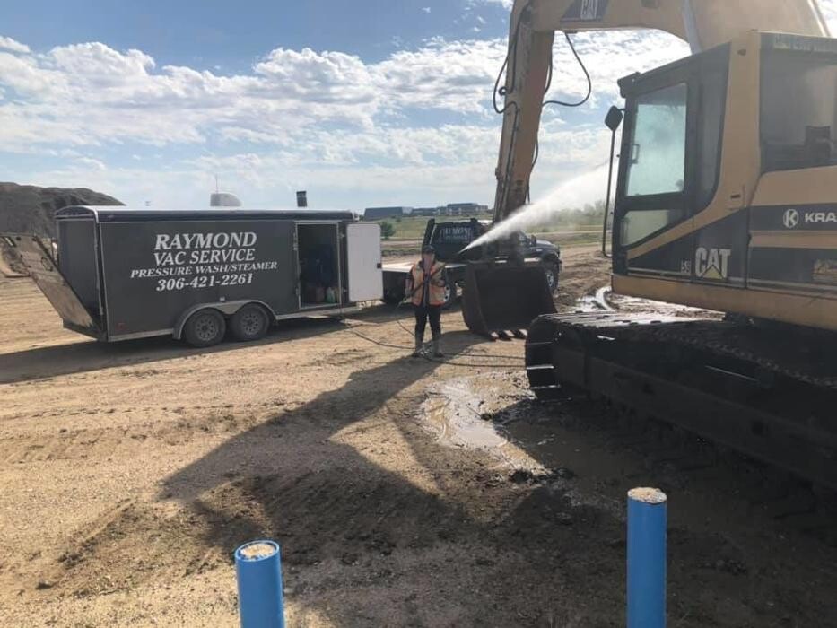 Images Raymond Vacuum Truck Services LTD