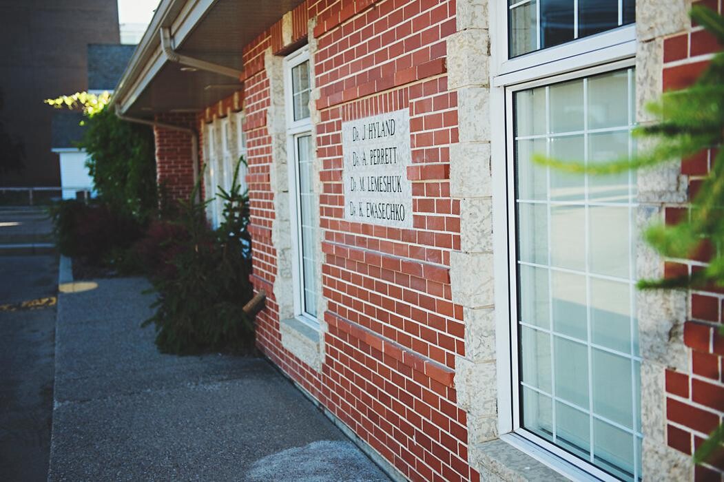 Images Dr Jenelle Hyland